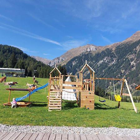Blosegghof Bergchalets Waldblick ラチーネス エクステリア 写真