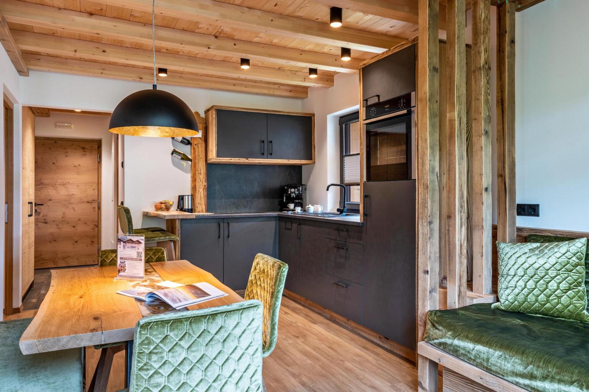 Blosegghof Bergchalets Waldblick ラチーネス エクステリア 写真