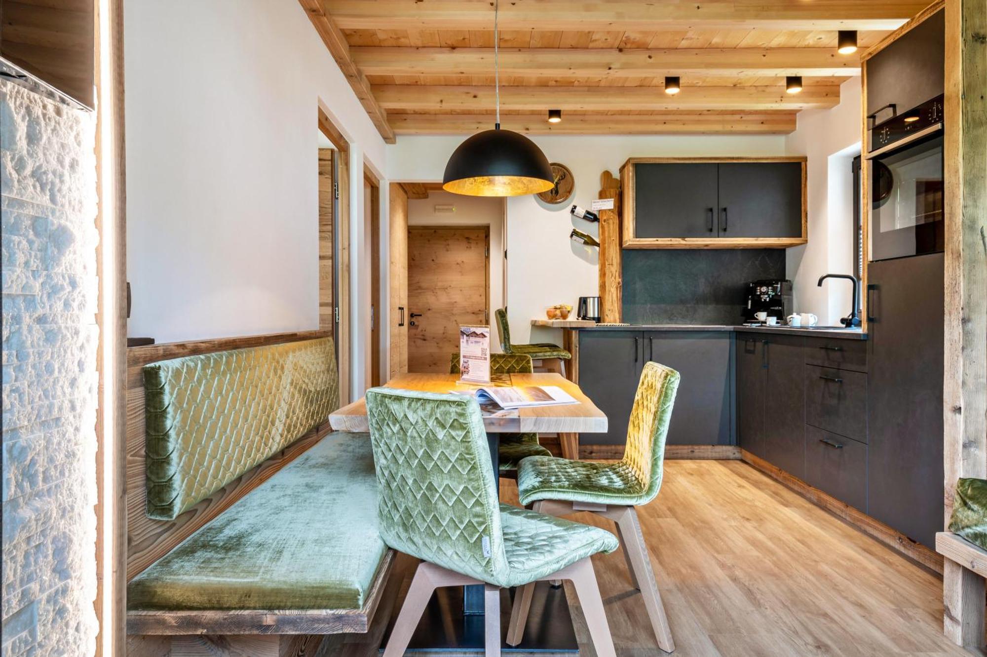 Blosegghof Bergchalets Waldblick ラチーネス エクステリア 写真