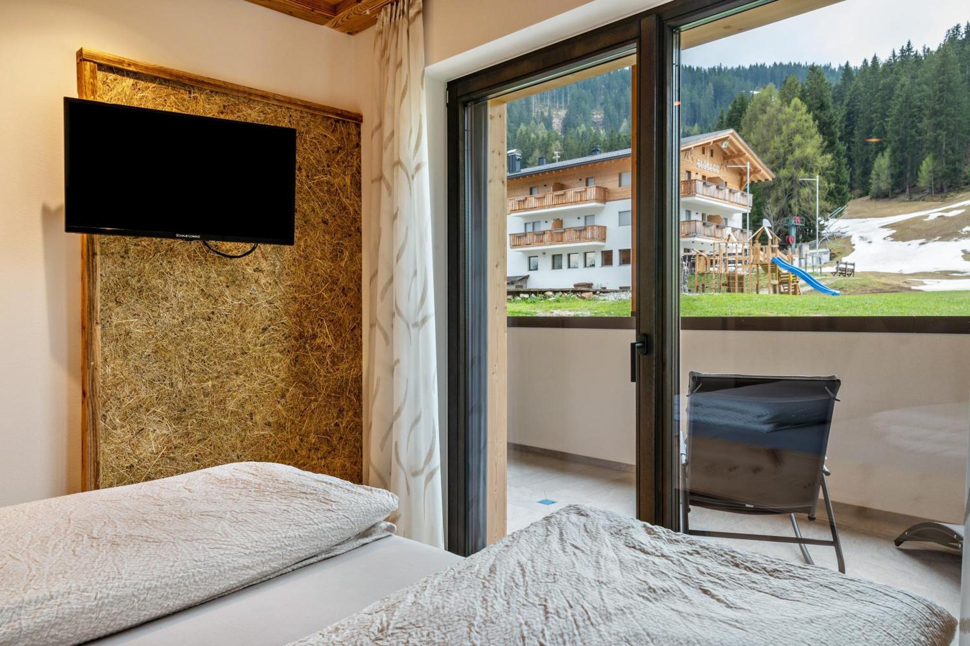 Blosegghof Bergchalets Waldblick ラチーネス エクステリア 写真