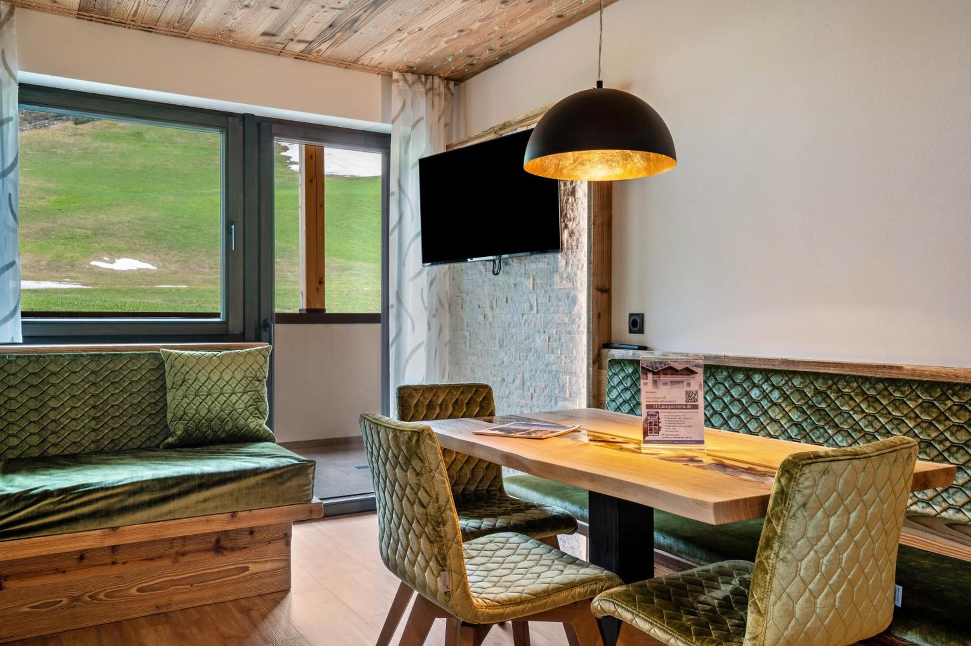 Blosegghof Bergchalets Waldblick ラチーネス エクステリア 写真