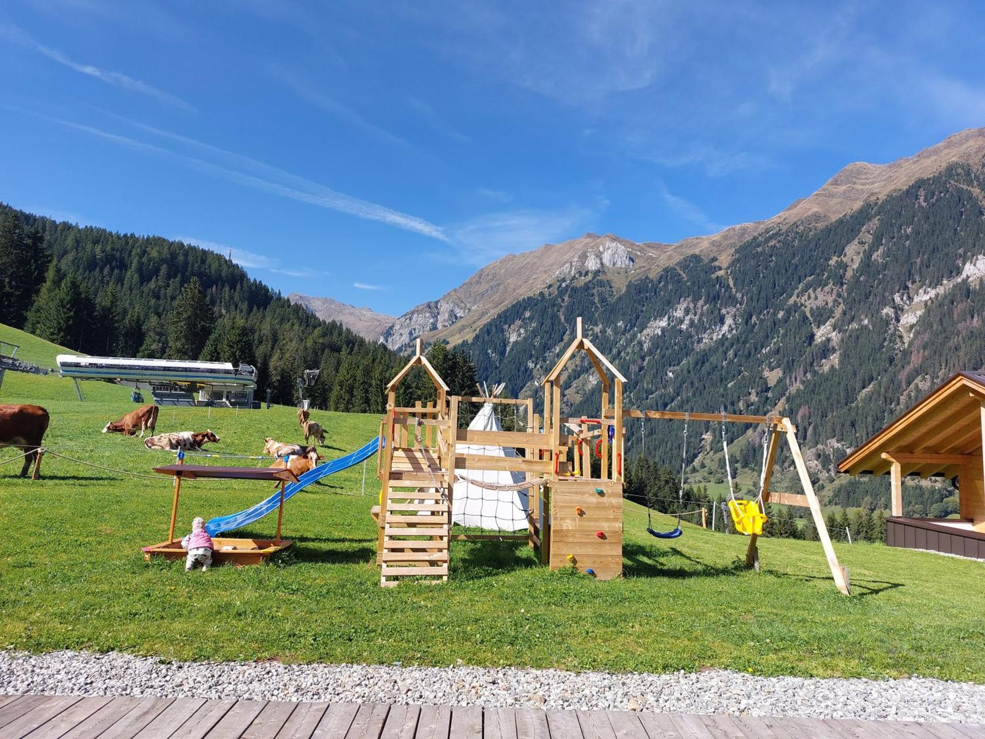 Blosegghof Bergchalets Waldblick ラチーネス エクステリア 写真